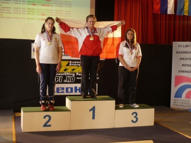 Magda Białek na najwyższym stopniu podium Mistrzostw Europy w norweskim Hamar.
