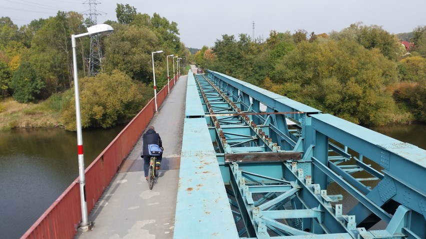 Obiekt ma mieć 11 metrów szerokości. Będą na nim wyznaczone...