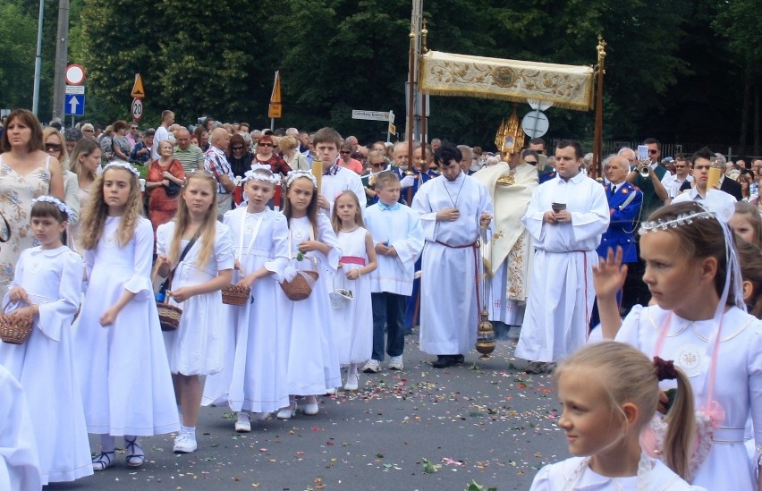 Boże Ciało 2014: procesja w Dąbrowie Górniczej