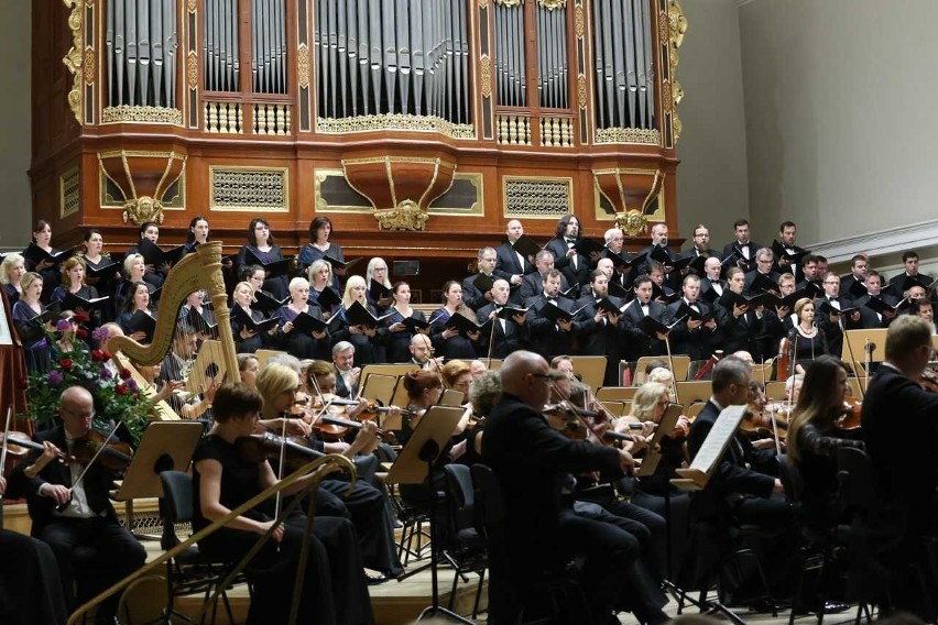 Orkiestra Filharmonii Poznańskiej i Czeski Chór...