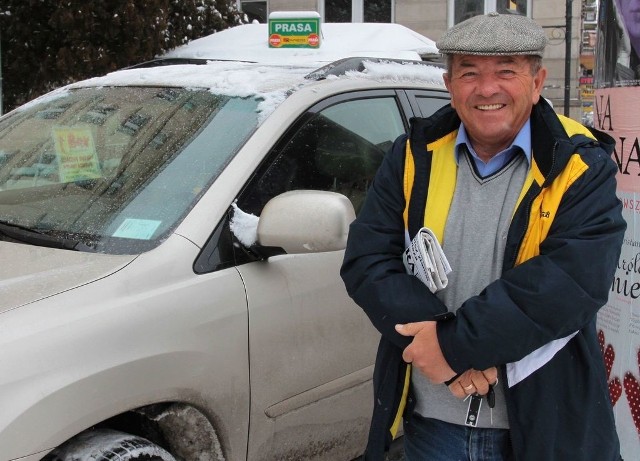 - Wiele parkingów, nie tylko w Radomiu, jest nieodśnieżonych. Ciężko jest wjechać i wyjechać samochodem &#8211; mówi Konrad Kozera, kierowca z Radomia.