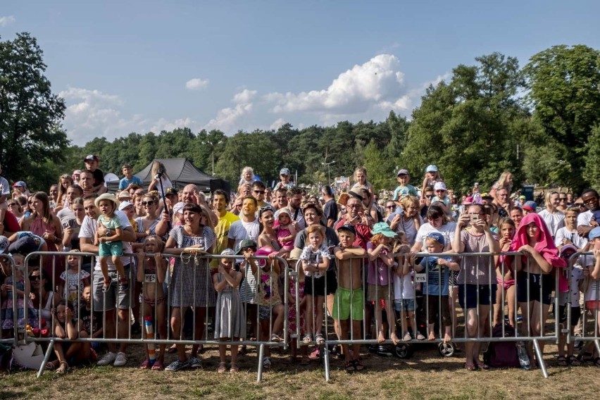 Niedziela to drugi dzień festiwalu LuxFest, który odbywa się...