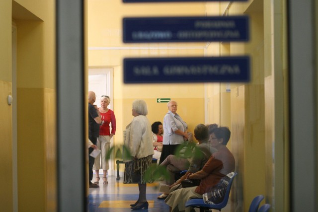 Rejestracja pacjentów przez internet do lekarzy specjalistów. W Chorzowie działa od 1 lipca, jest też w Pszczynie, ale zapoczątkował ją Samodzielny Publiczny Szpital Kliniczny nr 5 w Katowicach. Plany wprowadzenia tego udogodnienia ma również Szpital Miejski w Rudzie Śląskiej.