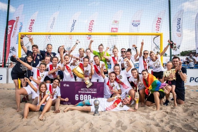 Po zdobyciu głównego trofeum mistrzostw Polski ekipa Lady Grembach Łódź nie kryła radości