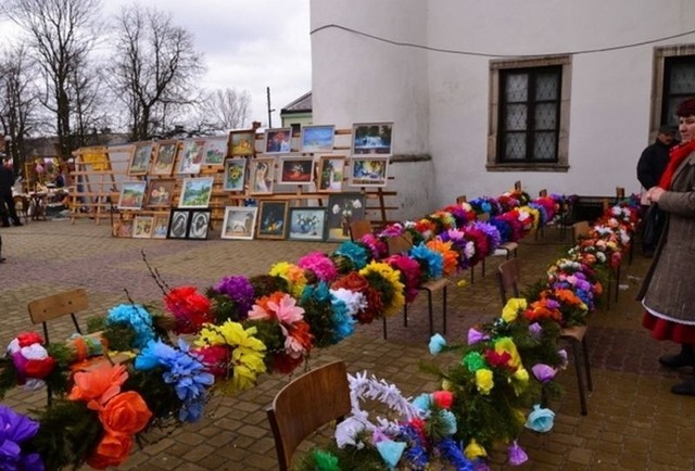 W tym roku ponownie zostanie rozstrzygnięty, podczas kiermaszu, konkurs na najpiękniejesza palmę wielkanocną.