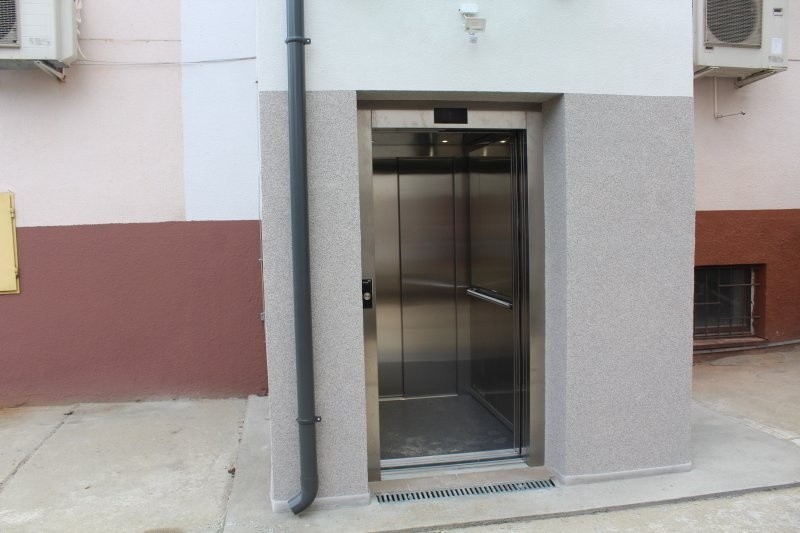 W Urzędzie Gminy w Gdowie zamontowano windę, dającą dostęp...