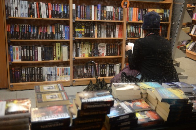 Zdaniem księgarzy, łodzianie wolą kupować tańsze, używane książki niż nowe