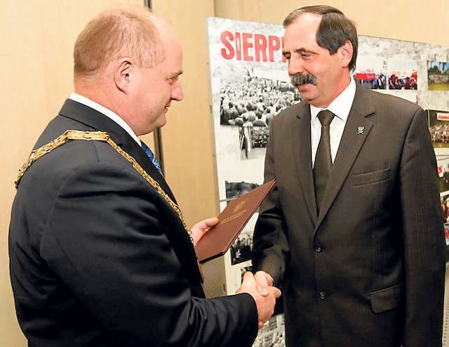 Gen. Zbigniew Nowek (z prawej) - jeden z członków rady konsultacyjnej