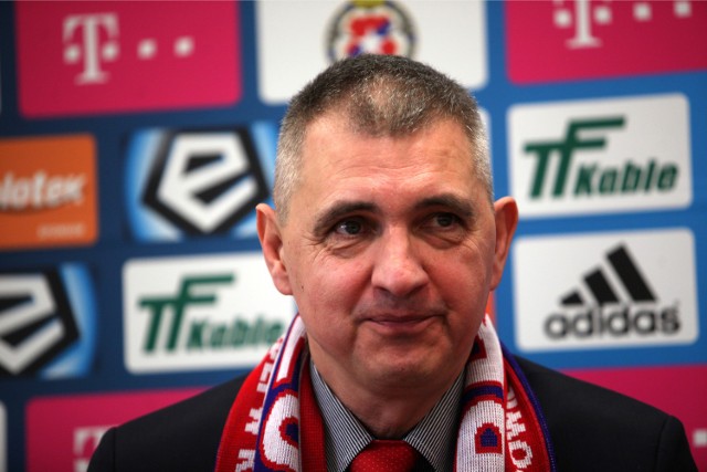 Prezes Robert Gaszyński przyznał, że budżet na pensje dla piłkarzy w nowym sezonie będzie mniejszy.