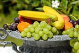 Oto owoce, przez które tyjesz. Tych owoców unikaj, jeśli chcesz zgubić zbędne kilogramy. Owoce dobre dla zdrowia 13.10.2023