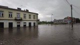 Burza w Łódzkiem! W Piotrkowie zalane ulice i budynki. ZDJĘCIA