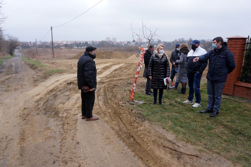 Na Ponikwodzie protestują. Mają dość ciężarówek jeżdżących na Narcyzową, gdzie budowane są nowe mieszkania