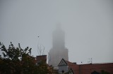 Ostatni dzień lata zimny i wilgotny. Rano jesienne mgły ograniczające widoczność do 300 m. Ostrzeżenia dla kierowców