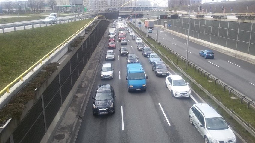 Wypadek w Katowicach: Tunel pod rondem zablokowany