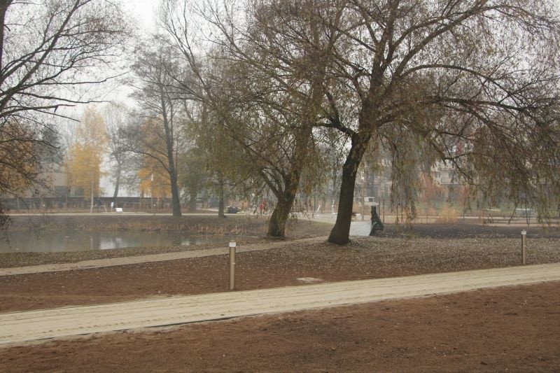 Park Kopernika. Trwają prace w nowym parku, ale wciąż jest wiele do zrobienia (zdjęcia, wideo)