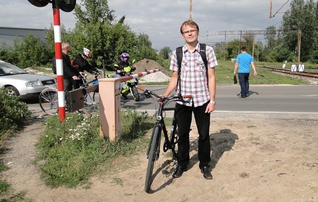 - Droga rowerowa z Południa do centrum Radomia bardzo ułatwiłaby komunikację w mieście &#8211; mówi Sebastian Pawłowski, kanclerz Bractwa Rowerowego w Radomiu.