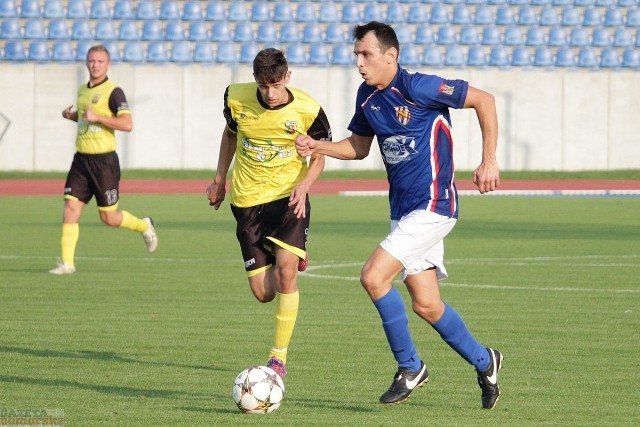 Grad goli na stadionie OSiR. Włocłavia pewnie pokonała Piasta Złotniki Kujawskie 14:0 (7:0). Gole dla gospodarzy strzelili: Charzewski (5), Gląba (12, 20, 25), Szczęsny (14), Frąckowiak (28), Kłosowski (31), Behlke (49), Krosnowski (55), Jaroszewski (68), Trzeciak (69). >> Najświeższe informacje z regionu, zdjęcia, wideo tylko na www.pomorska.pl 