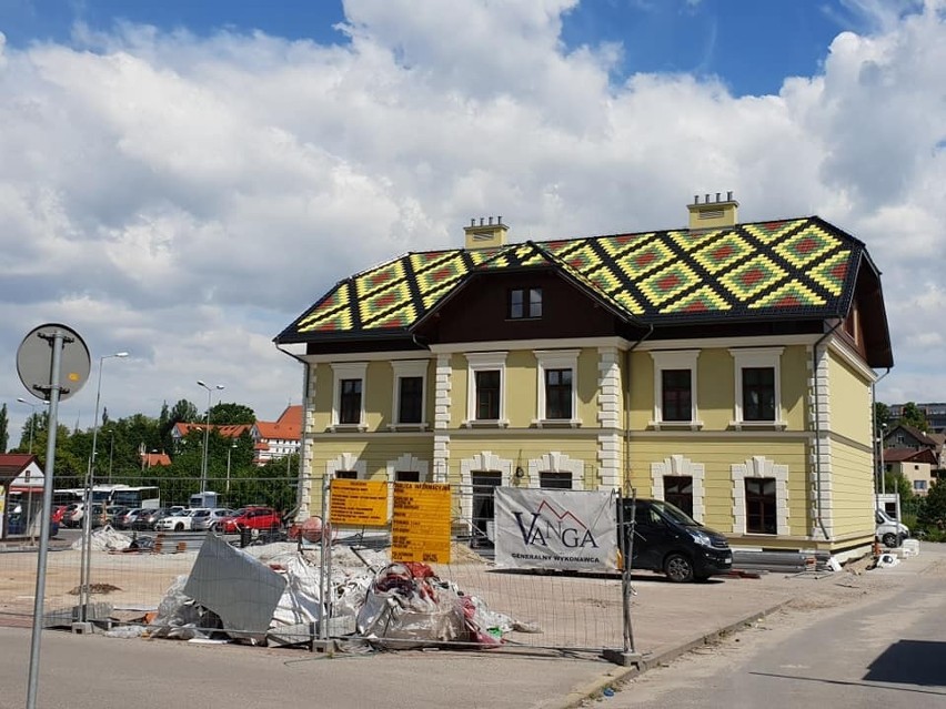 Budowa barwnego dworca autobusowego w Wieliczce dobiega...