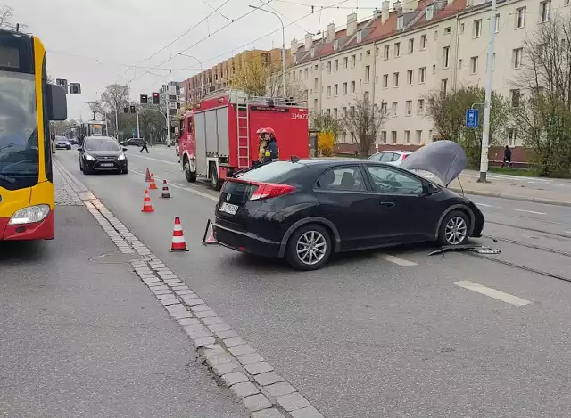 Wypadek auta osobowego i motocykla na ul. Grabiszyńskiej