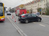 Wypadek samochodu i motocykla na Grabiszyńskiej. Nie kursowały tramwaje, duże utrudnienia w ruchu [ZDJĘCIA]