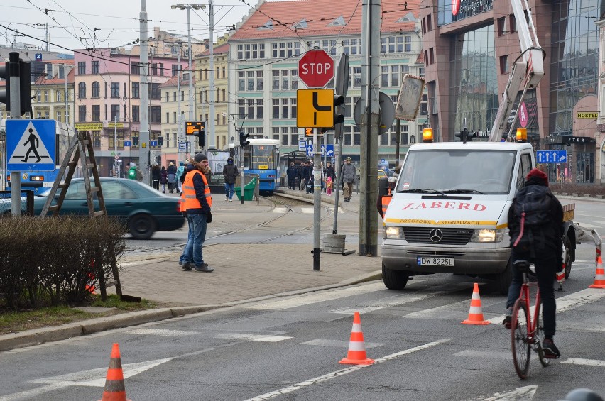 Wrocław: Zamykają Kazimierza Wielkiego, bo będą stawiać dźwig