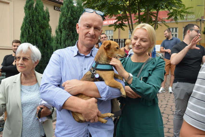 Starym busem na podbój Europy. Piątka przyjaciół z Tarnowa wyruszyła w niezwykłą podróż [ZDJĘCIA]