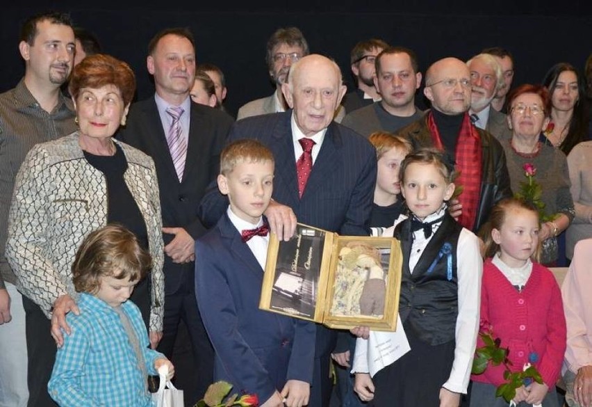 Henryk Schönker podczas premierowego pokazu filmu...