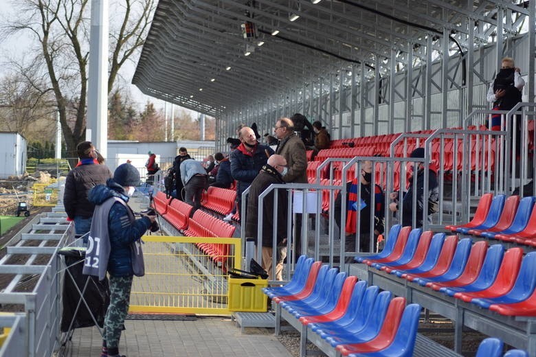 Tak wyglądał stadion Rakowa podczas meczu ze Śląskiem....