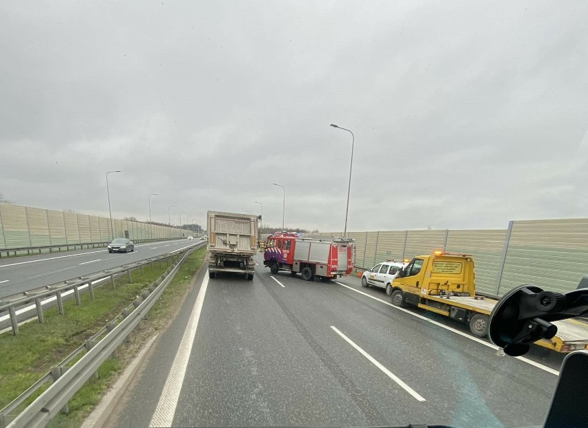 Zderzenie samochodów ciężarowych na autostradzie A4