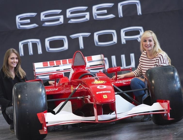 Piękne hostessy na targach Essen Motor Show 2014 - zdjęcia...