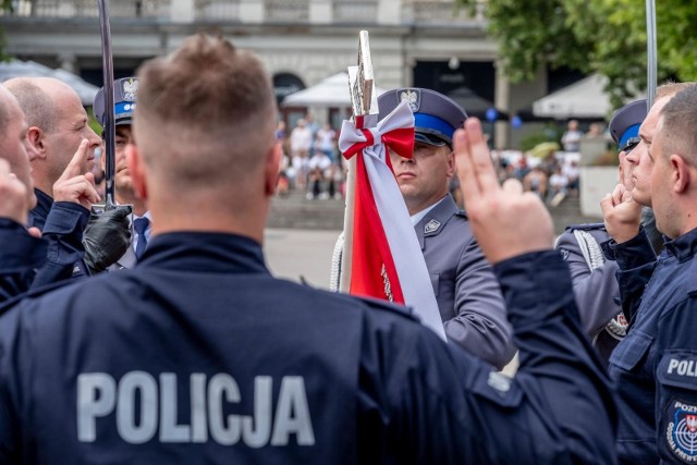 Na Dolnym Śląsku brakuje policjantów. Coraz mniej chętnych zgłasza się do służby