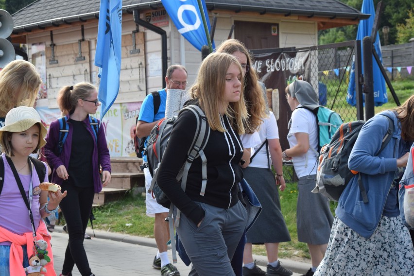 Wspólnota Śródmiejska wyruszyła z Podzamcza do Częstochowy