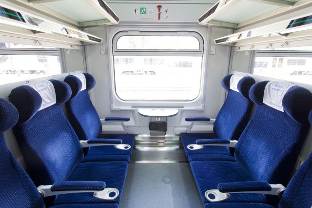 Wygodne fotele czy oświetlenie dla każdego pasażera to tylko niektóre z udogodnień w wyremontowanych wagonach