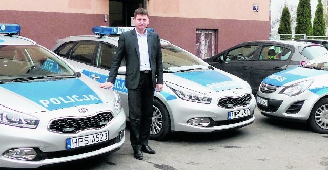 Stróże prawa ze skarżyskiej komendy powiatowej policji w ostatnim czasie dostali trzy nowe samochody - dwie Kia Ceed i Opla Corsę.