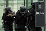 5,5 tys. policjantów w akcji. W Bydgoszczy uwolniono jedną osobę