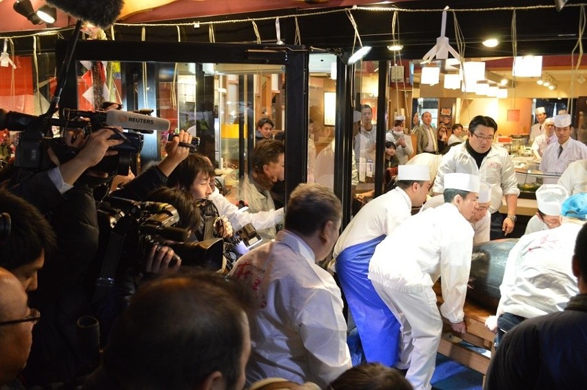 Kaliszanie na wielkiej aukcji tuńczyka w Japonii [FOTO]