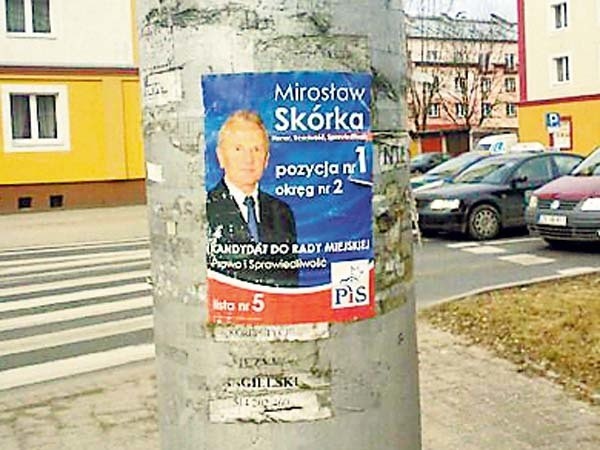 Jeszcze wczoraj Mirosław Skórka obiecał, że dopilnuje, by plakat został sprzątnięty. 
