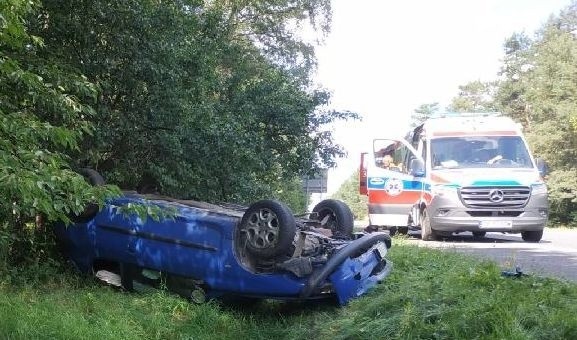 Dachowanie w Lisowie. Policja ustala kto siedział za kierownicą