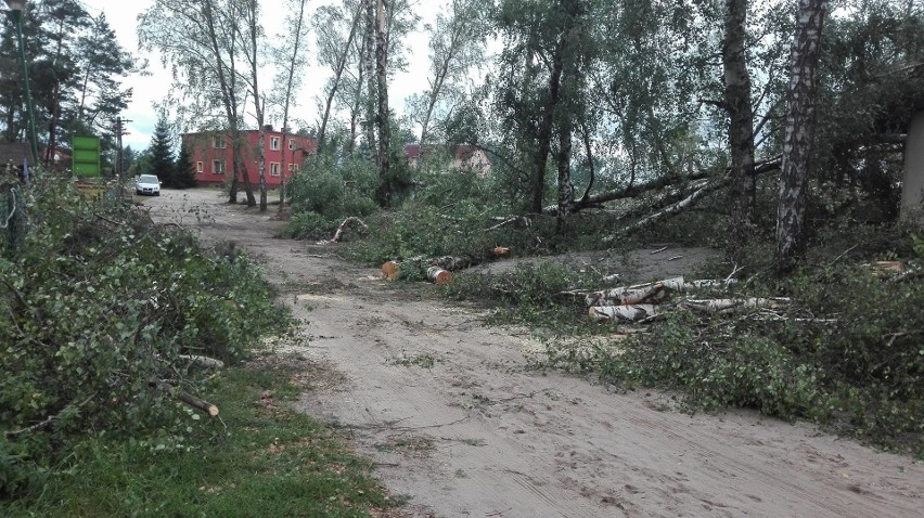 Zniszczenia w ośrodku Kaszubski Bór w Sominach.