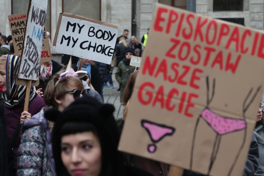 Protest kobiet w czarny piątek odbędzie się w Katowicach na...