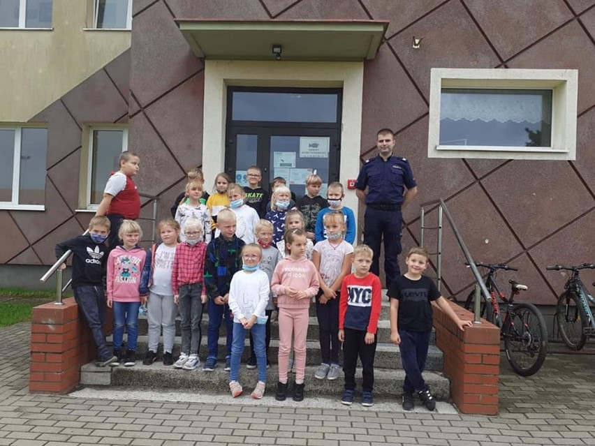 Uczniów szkoły w Niedarzynie w gminie Borzytuchom odwiedził...