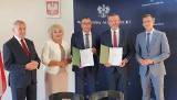 Ostrołęka otrzyma autobusy elektryczne. Kolejne! Umowa została podpisana w Mazowieckim Urzędzie Wojewódzkim 21.09.2023