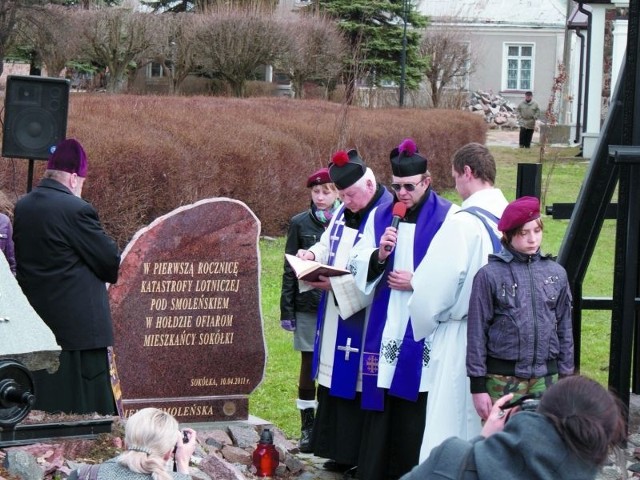 Podczas obchodów rocznicowych katastrofy w Smoleńsku odsłonięto w Sokółce tablicę pamiątkową.