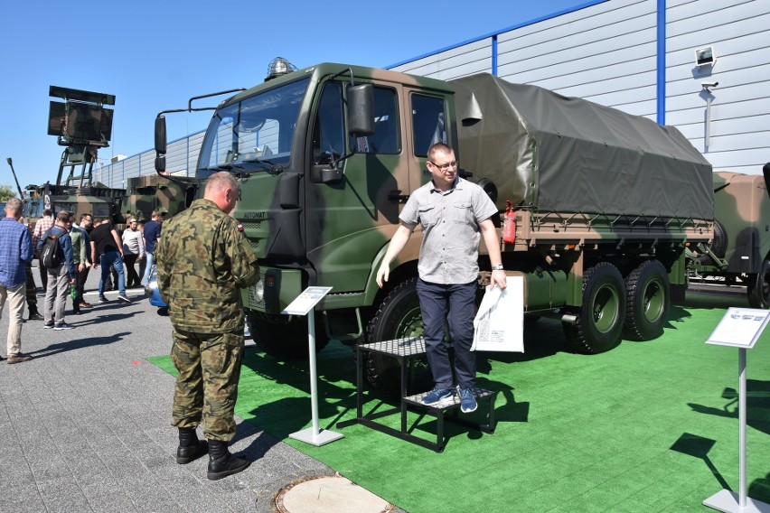 Starachowice. Wielki kontrakt firmy Autobox Innovations. Zmodernizują kilkaset Starów dla wojska