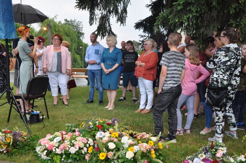 Zawichojski Wieczór Tradycji. Wybrano najpiękniejszy zawichojski wianek. Był też pokaz tańca z ogniem [ZDJĘCIA]