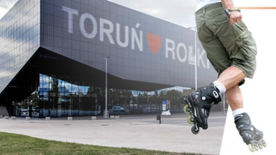 W sobotni wieczór Toruń opanują rolkarze. "Toruń ♥ Rolki" to wydarzenie organizowane Miasto Toruń i Stowarzyszenie Go Sport! Zwieńczeniem wydarzenia będzie nocny przejazd przez ulice miasta, co wiąże się z utrudnieniami na drodze. Zobacz też:Mickiewicza 20. Zobaczcie, jak rozbierają tę kamienicęCzy w Toruniu grasuje wielki pająk?NowosciTorun