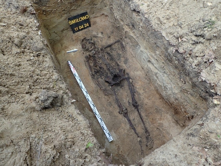 W mogile ujawniono szczątki niemieckiego żołnierza.
