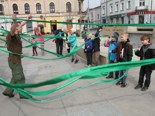 W happeningu wzięła udział klasa 2b ze Szkoły Podstawowej numer 2 w Kielcach. Zabawy bardzo się podobały.
