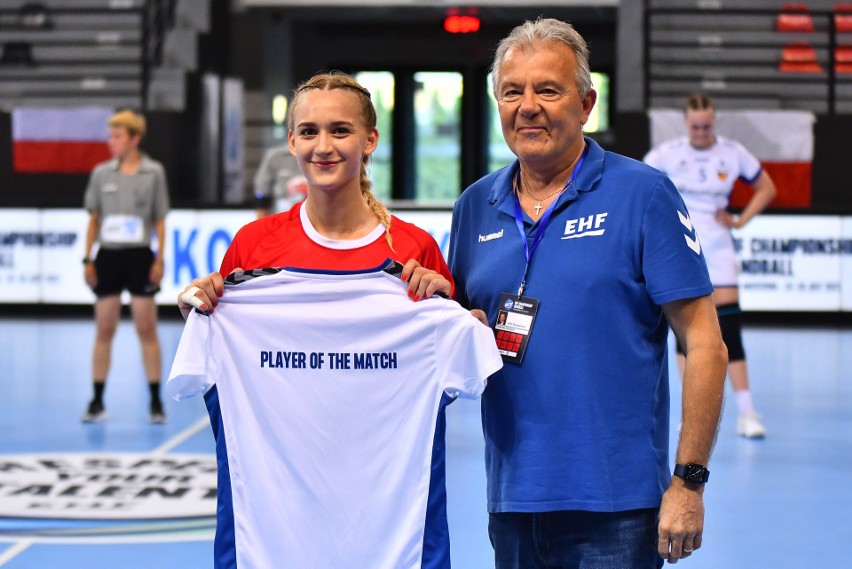 Zawodniczki Suzuki Korony Handball Kielce i trener Tetelewski w półfinale