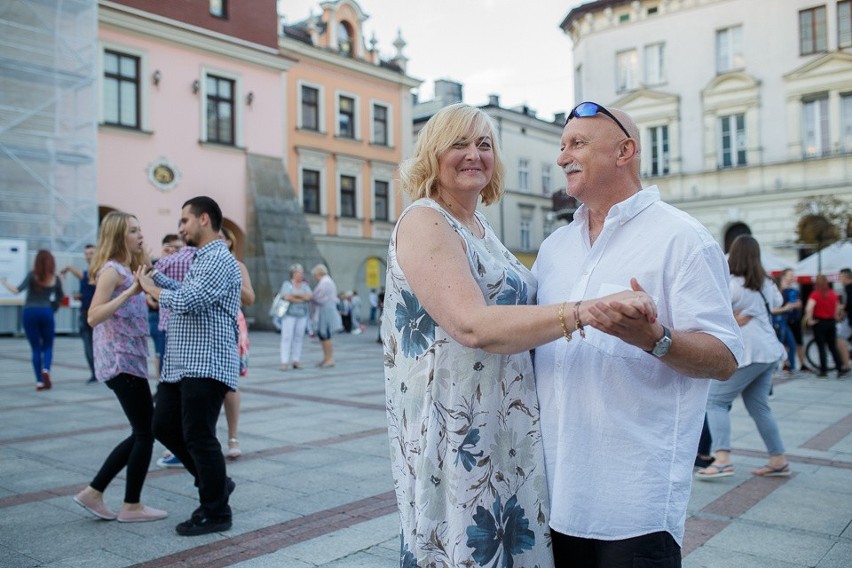 Tarnów. Miłośnicy tańca znów wypełnili Rynek [ZDJĘCIA]